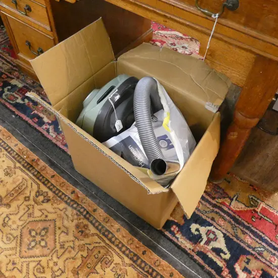 MIELE VACUUM CLEANER 