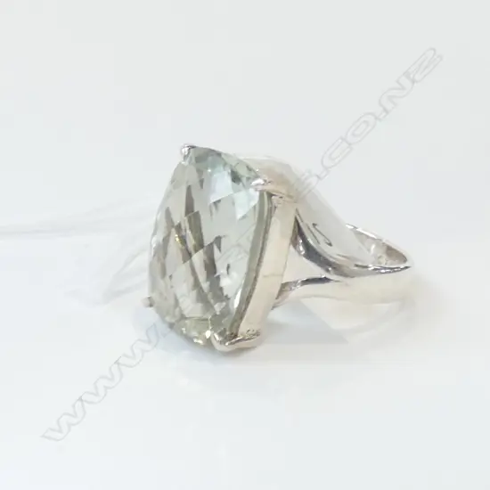 PALE GREEN AMETHYST & 925 SILVER RING 