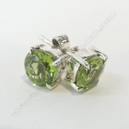 PR PERIDOT & 925 SILVER EARRINGS