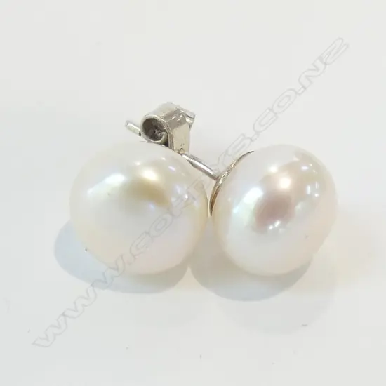 PR FRESHWATER PEARL STUD EARRINGS