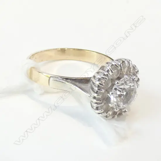 9CT GOLD & CRYSTAL RING 