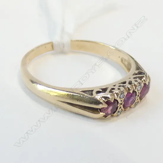GOLD / DIAMOND & RUBY RING 
