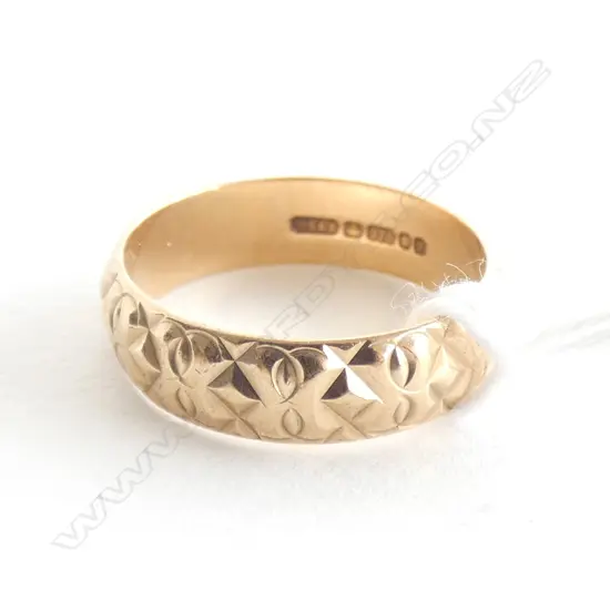 9CT GOLD HALLMARKED RING