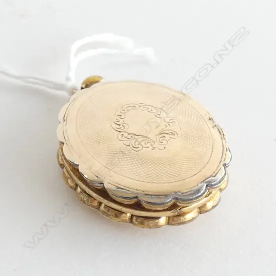 GOLD PLATED F & B VINTAGE LOCKET