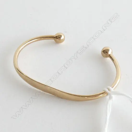 9CT GOLD CHILD'S CUFF 5.2 grams