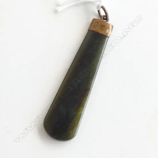 COLONIAL GOLD PLATED & POUNAMU PENDANT 