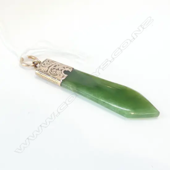 COLONIAL 9CT GOLD AND POUNAMU PENDANT