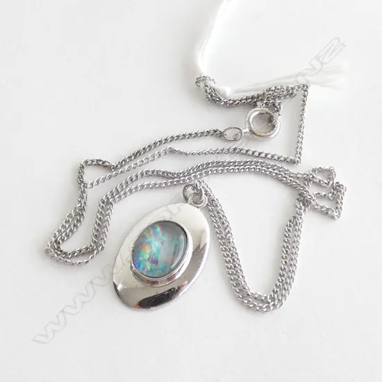 TRIPLEX OPAL ON PLATED CHAIN NECKLACE