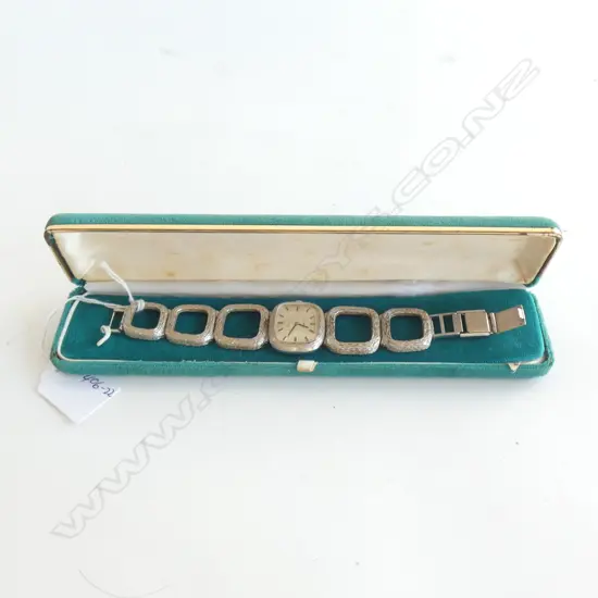 VINTAGE VALGINE LADIES WATCH C1960 APPARENTLY WORKING 