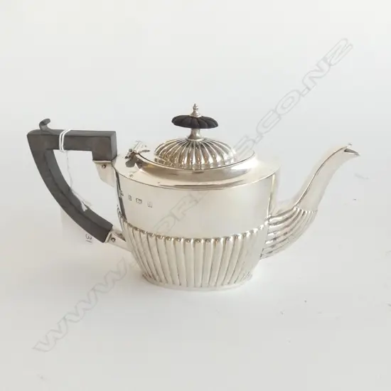 STG SILVER TEAPOT - BIRMINGHAM 1903-4 L. 210MM 