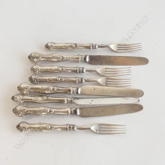 8 GEORGIAN STG SILVER & STAINLESS KNIVES & FORKS (4 EACH)