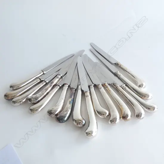 16 PISTOL GRIP KNIVES; 8 LARGE 8 SMALLER