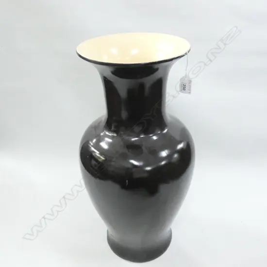 LARGE BLACK ORIENTAL VASE H.535mm
