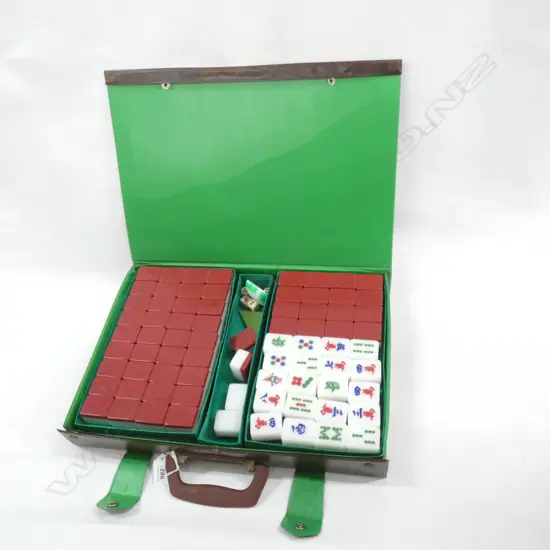 CASED VINTAGE MAH JONG SET