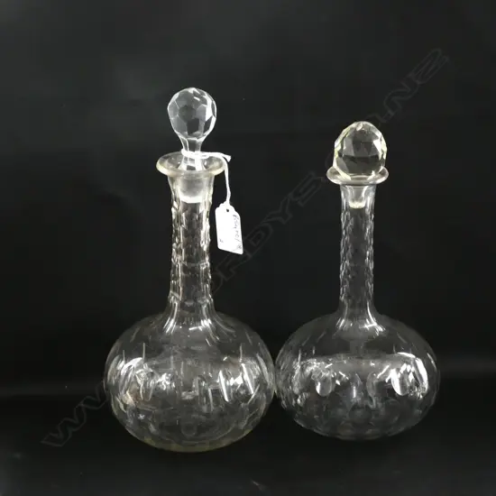2 VICTORIAN CRYSTAL DECANTERS H.255mm A/F