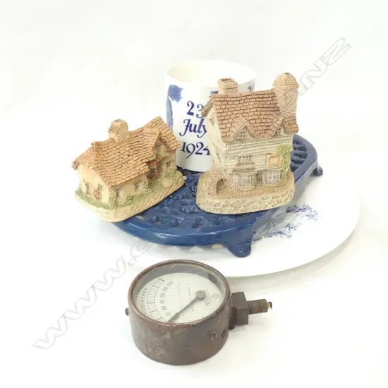 B/W PLATE, 2 LILLIPUT LANE, BLUE CAST IRON POT HOLDER, MUG & GAS METER