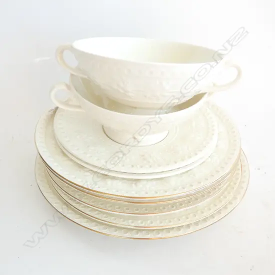 WEDGWOOD WELLESLEY 2 PLACE SETTINGS