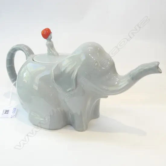 COLCLOUGH ELEPHANT SABU ELEPHANT L 260MM