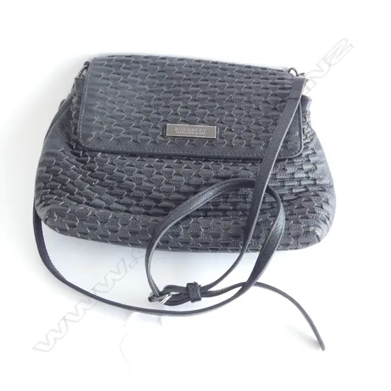BURBURRY LEATHER HAND BAG 