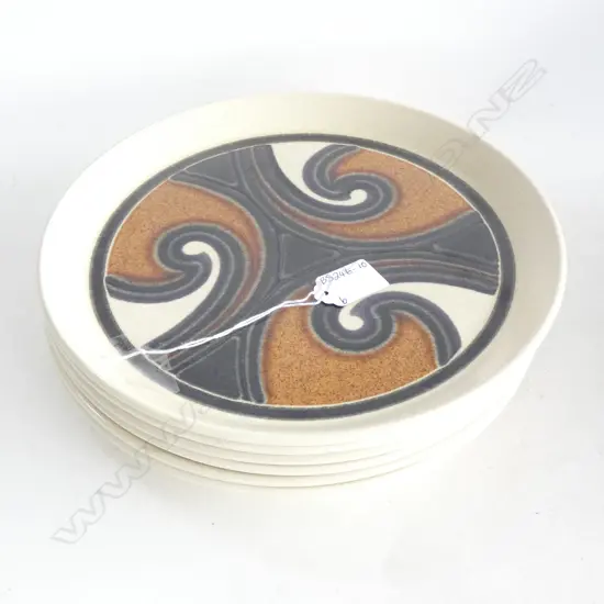 SIX CROWN LYNN POLYNESIA DINNER PLATES DIA 265MM) (AS NEW)