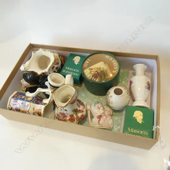 MASON IRONSTONE SMALL TRAY OF MINITURE THIMBLES JUGS & COLLECTABLES
