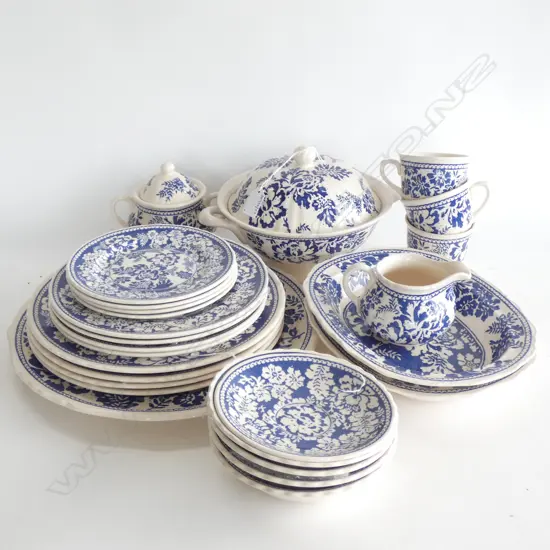 23 PC PART SERVICE MASONS IRONSTONE BLUE BATIK PATTERN