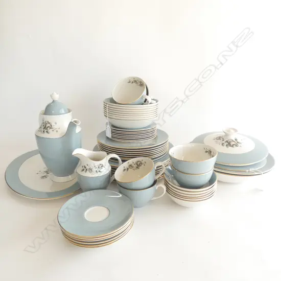 ROYAL DOULTON 'ROSE ELEGANS' LG DINNER SERVICE 56PCS...