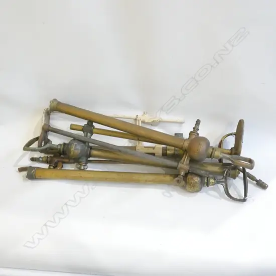 4 BRASS STIRRUP PUMPS 