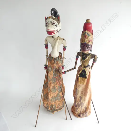 2 INDONESIAN WOODEN PUPPETS H.730mm