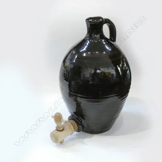 IVAN MARTIN CRICKLADE POTTERY UK CARAFE H.300mm