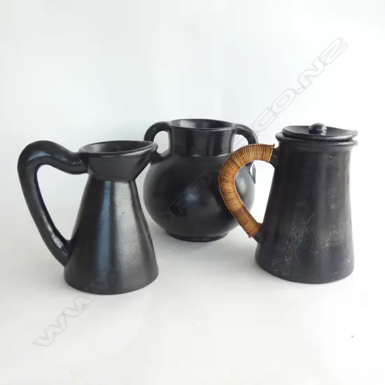 3 DECORATIVE CERAMIC PCES; 2 JUGS & VASE H.200mm
