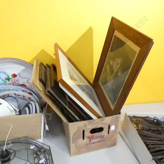 BOX LOT PRINTS & ARTWORKS