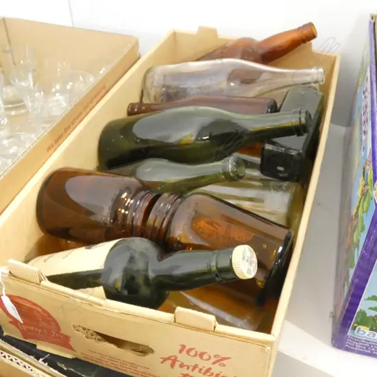 BOX VINTAGE BOTTLES 