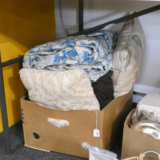 LG BOX OLD LINEN / CUSHIONS ETC..