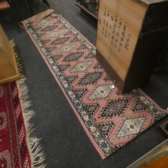 MACHINE KNOTTED SOFT RED RUNNER 3400x750mm