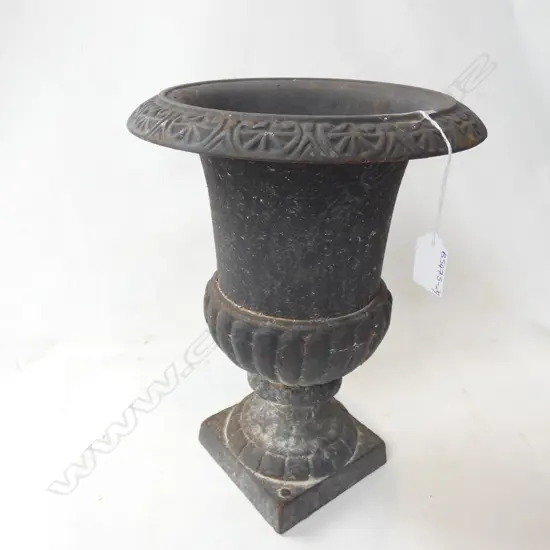 CAST IRON GARDEN URN H. 300MM