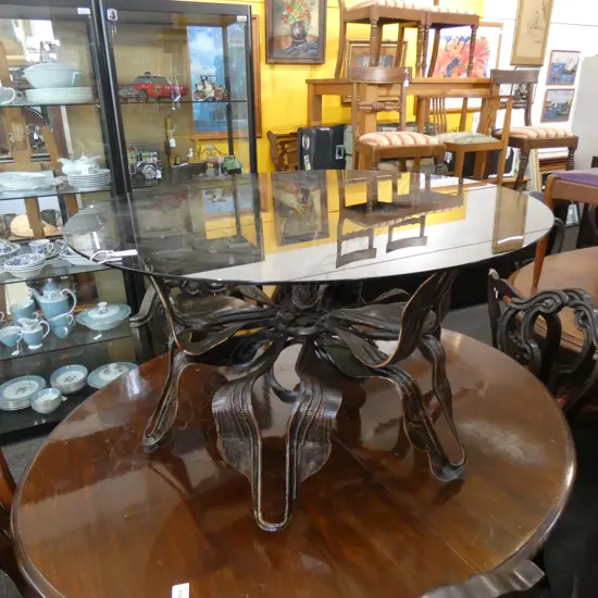 ROUND GLASS COFFEE TABLE w. HEAVY METAL BASE  920mm dia