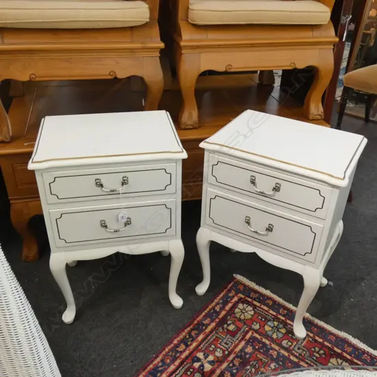 PR WHITE PAINTED QUEEN ANNE STYLE BEDSIDE TABLES 