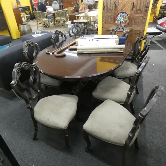 VICTORIAN STYLE PEDESTAL TABLE w. 2 LEAVES + 8 CHAIRS