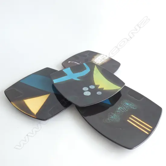 4 BRIAN GARTSIDE SQUARE DISHES 215mm sq