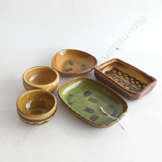 5 SMALL SLIPWARE POTTERY DISHES; WINCHCOMBE, COLDSTONE, CRICKLADE