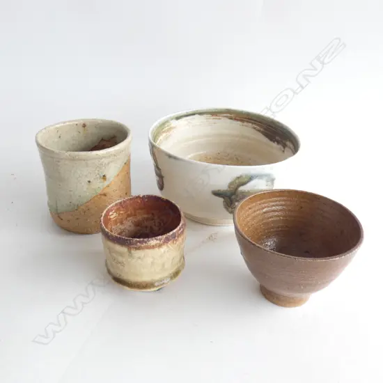 DUNCAN SHEARER SMALL VESSEL H.50mm + PORCELAIN BOWL, 2 OTHER SMALL PCES