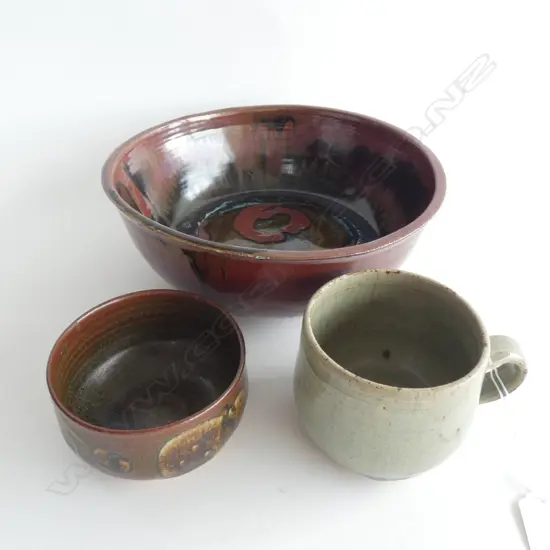 3 HELEN MASON POTTERY PCES; LARGE BOWL 225mm dia, MUG AF & SMALL BOWL
