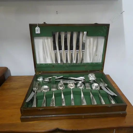 CANTEEN EPNS SHEFFIELD CUTLERY...