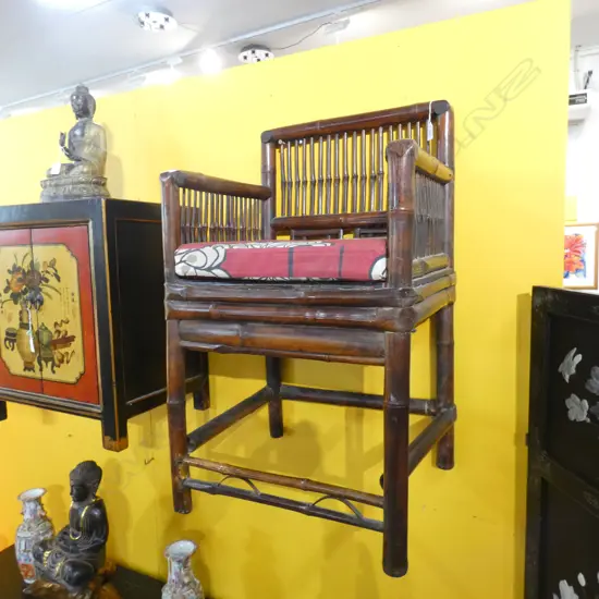 ORIENTAL CHAIR w. CUSHION AF