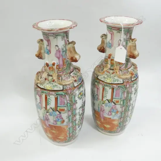 PR 20thC FAMILLE ROSE VASES H.290mm