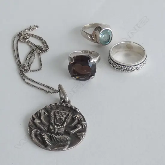 ASSTD SILVER RINGS AND PENDANT