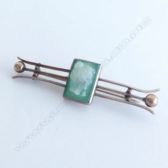 9CT GOLD CAMEO BROOCH 6gm