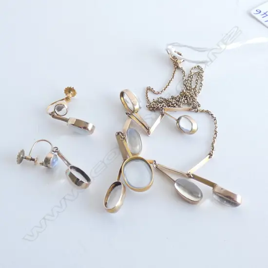 9CT GOLD & MOONSTONE NECKLACE & EARRINGS SET