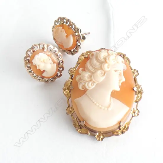 9CT GOLD PLATED CAMEO BROOCH AND EARRINGS